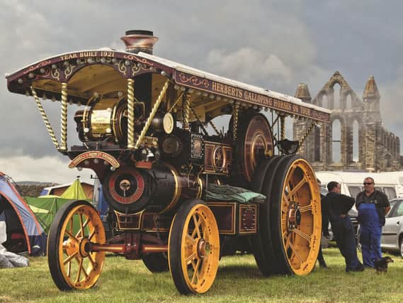 2018 - Steam engine in front of Whitby Abbey