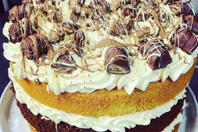 Kinder Bueno Whopper Cake - Yorkshire Cycle Hub