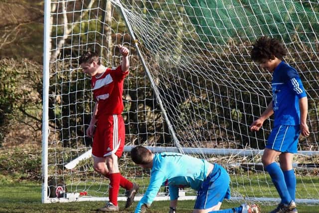 Stu Bates scores for Newlands against Trafalgar Reserves