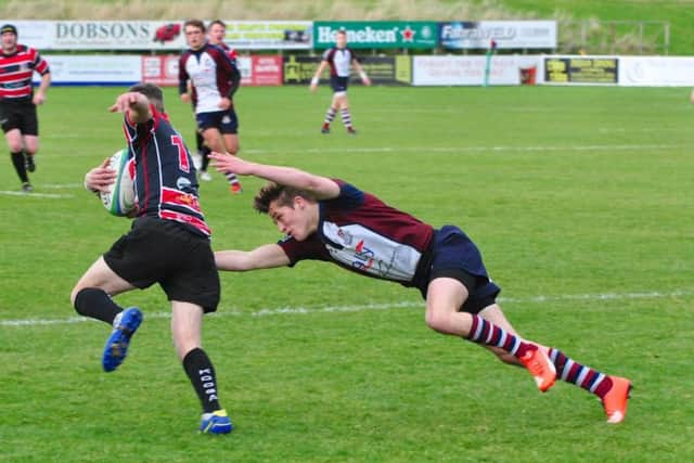 Scarborough RUFC attempt to halt a Hullensians attack