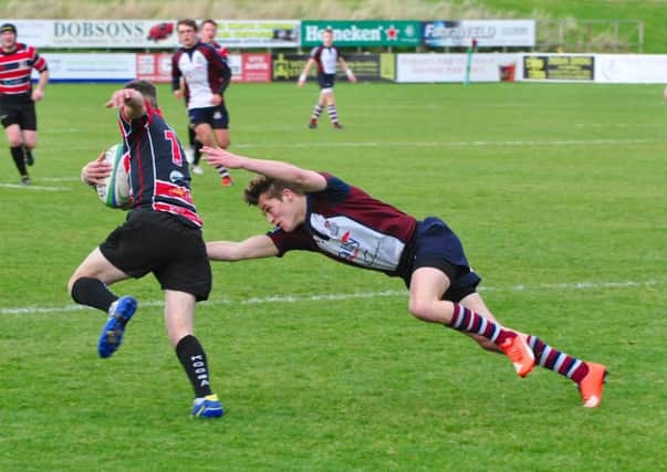 Scarborough RUFC attempt to halt a Hullensians attack