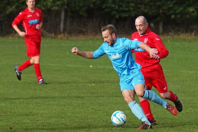 Trafs Gary Thomas attacking for the hosts. 152126c.Traf v Newlands Scarborough News Sunday League Division One 25-10-15@Staxton