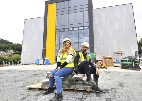 Coventry University Scarborough Campus. Student Jessica Williams chats  to Steven Knowles (Student Recruitment and Marketing Manager ) .pic Richard Ponter 163418a
