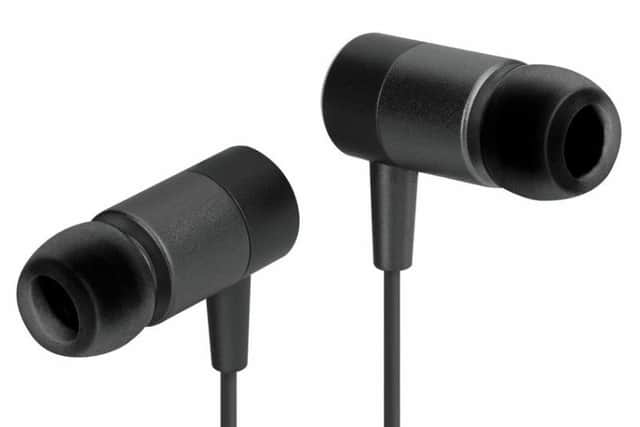 Xqisit iE200 Bluetooth in-earphones