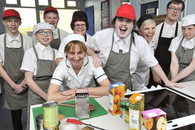 Filey Ebor Academy . Learning healthy food skills .Rachel Brickman with staff and pupils celebrating a healthy learning day.pic Richard Ponter170401d