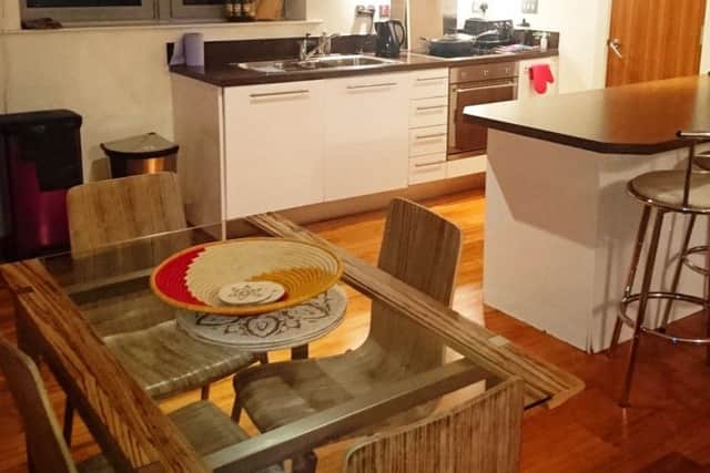Dave Hanson's apartment let through Airbnb