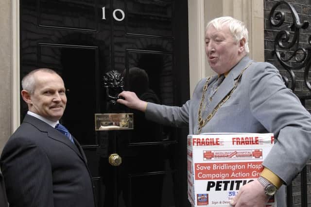Union representative Steve Holliday and Cllr Ray Allerston hand in a petition at Downing Street in March 2008.