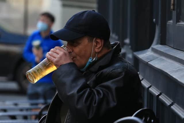 What you need to know about alcohol and the Covid-19 vaccine (Photo: LINDSEY PARNABY/AFP via Getty Images)